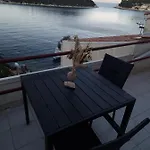 Ana * Lastovo