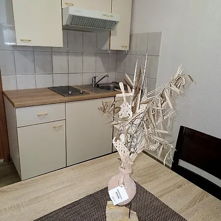 Ana Apartment Lastovo