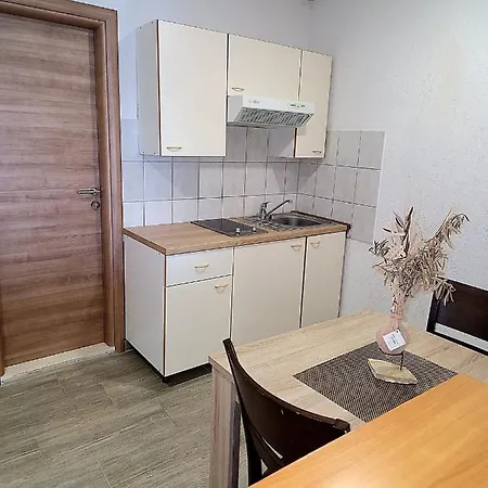 Apartment Ana *